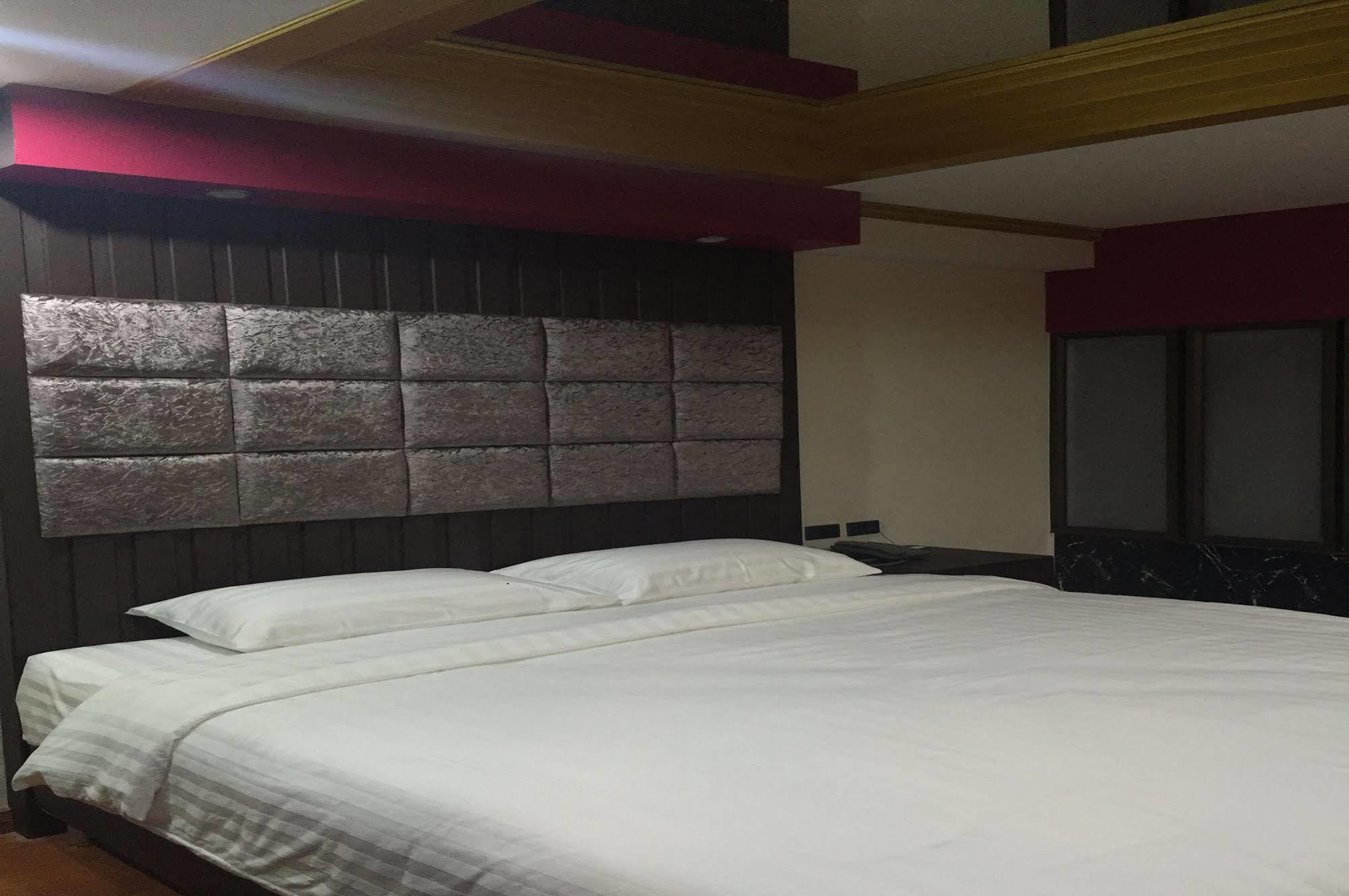 Grand Pink Hotel Hatyai Hat Yai Exterior foto